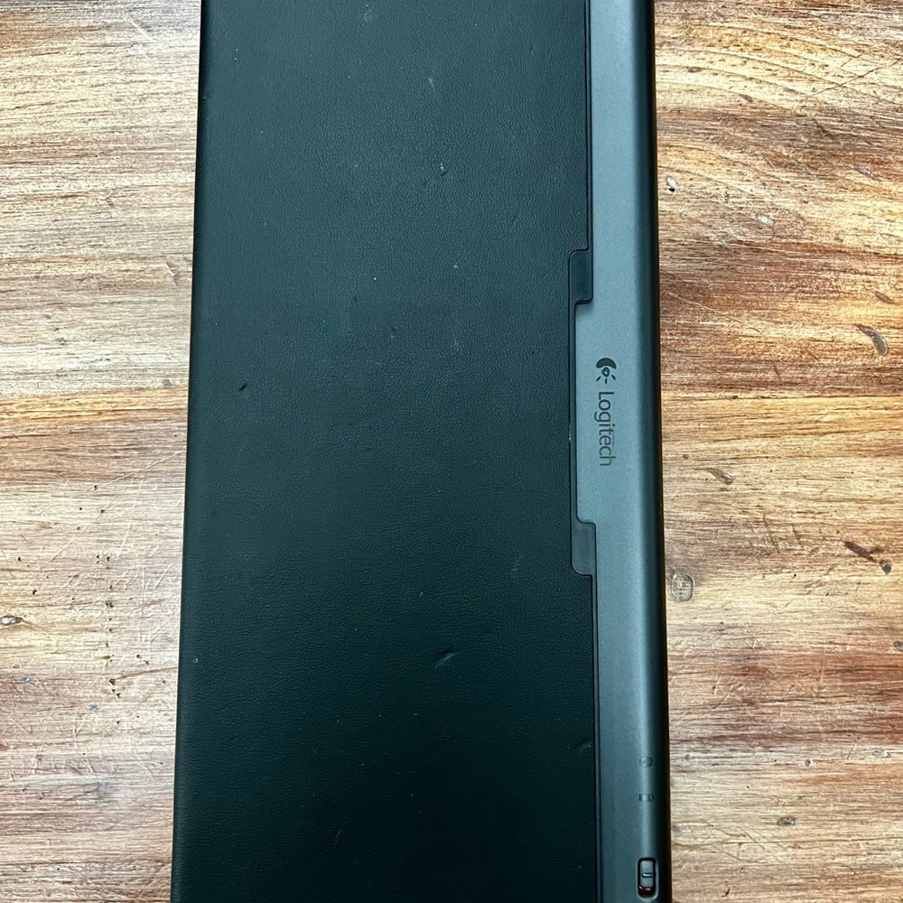 Logitech Wireless Bluetooth Keyboard - Picture 10 of 10